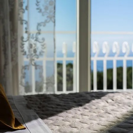 Ariele Bed & Breakfast 4*